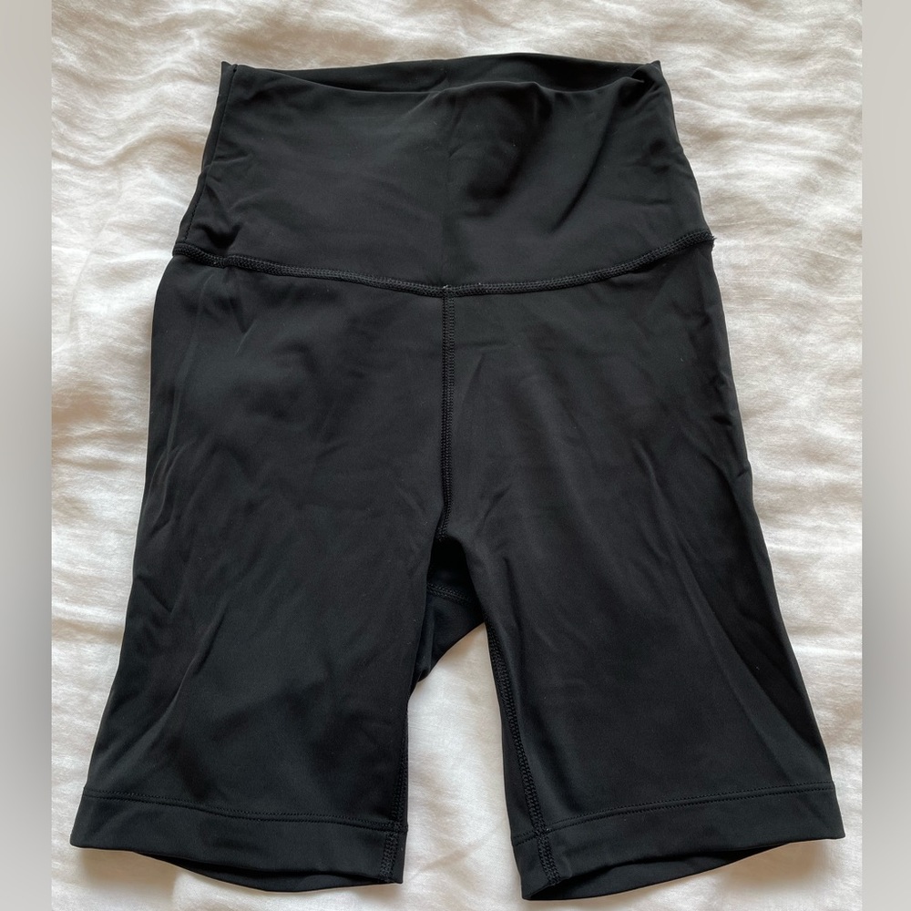 Outdoor voices LightForm shorts 7” XS